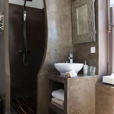 La Maison Du Parc Bed and breakfast