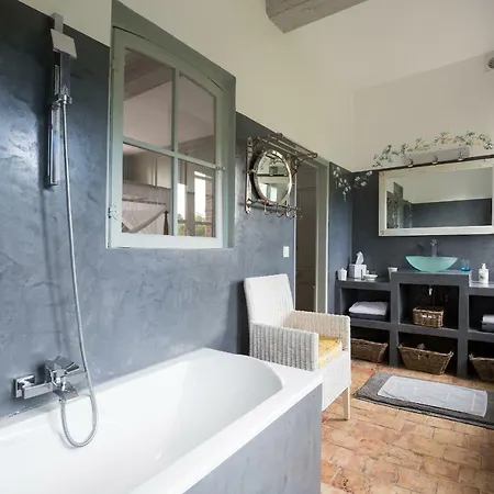 La Maison Du Parc Bed and breakfast 4*