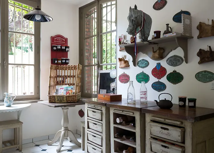 La Maison Du Parc Bed & Breakfast 4*