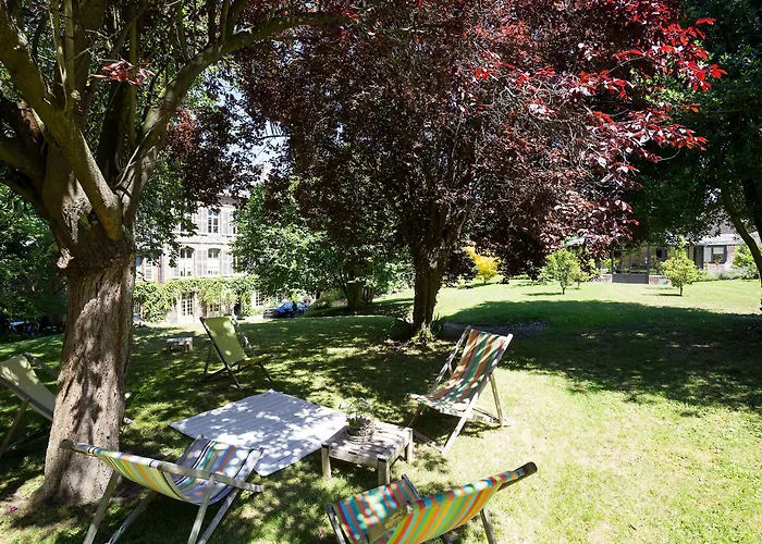 La Maison Du Parc Bed & Breakfast 4*